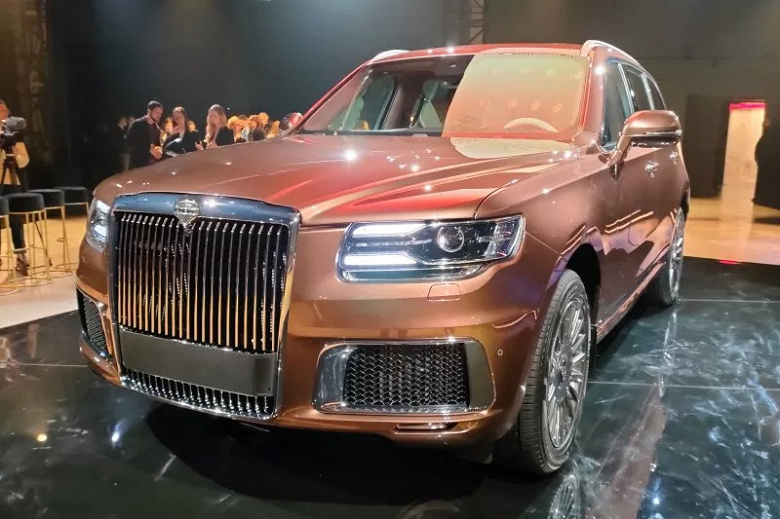 В Петербурге показали «отечественный Rolls-Royce Cullinan»: внедорожник Aurus Komendant — самый дорогой российский автомобиль